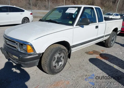 1997 Chevrolet T10 Ls Sportside z USA, uszkodzony, nr VIN 1GCDT19X8V8150140